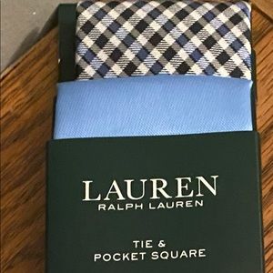 Tie with pocket square